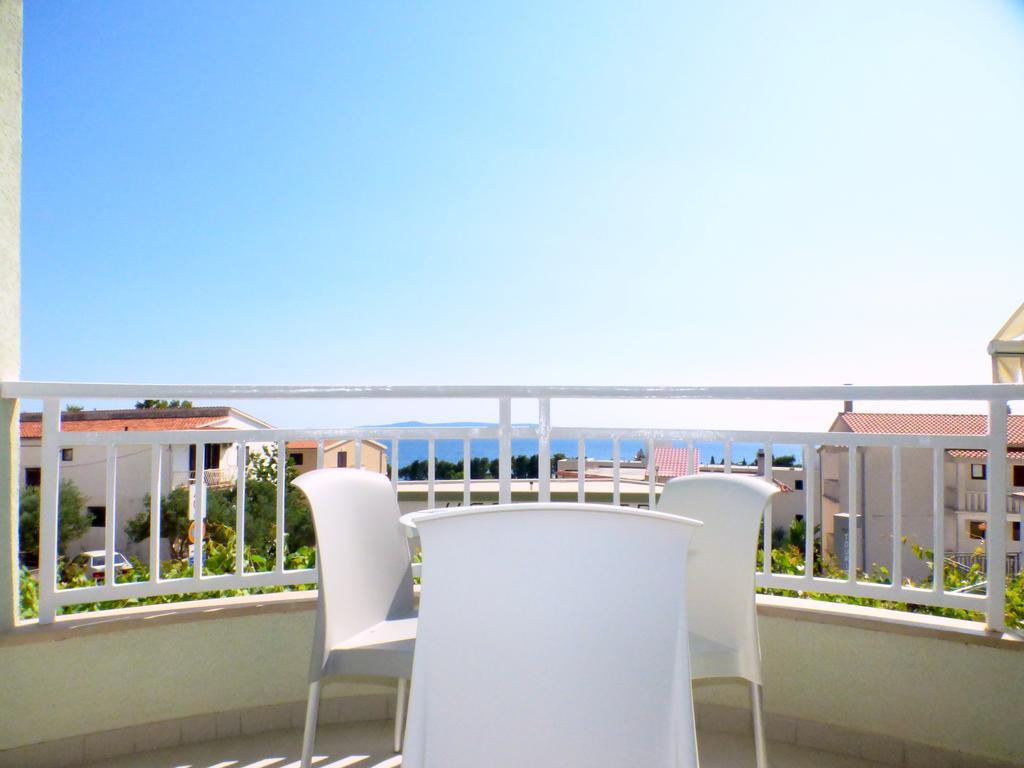Apartments Hermes Tučepi エクステリア 写真