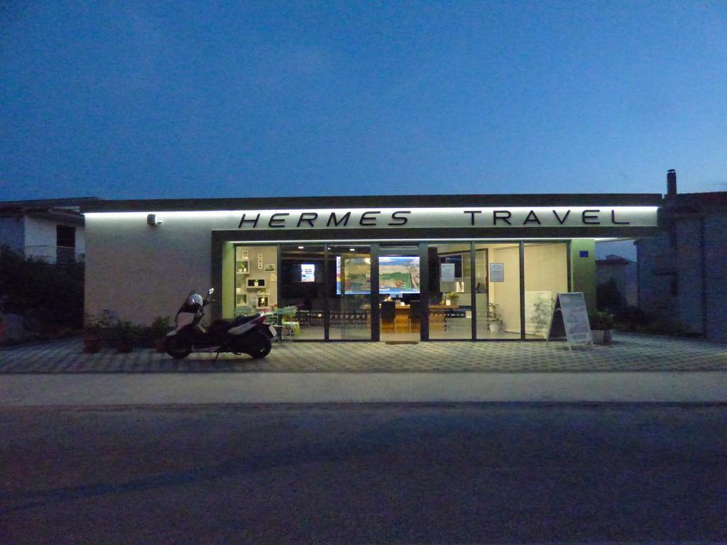 Apartments Hermes Tučepi エクステリア 写真