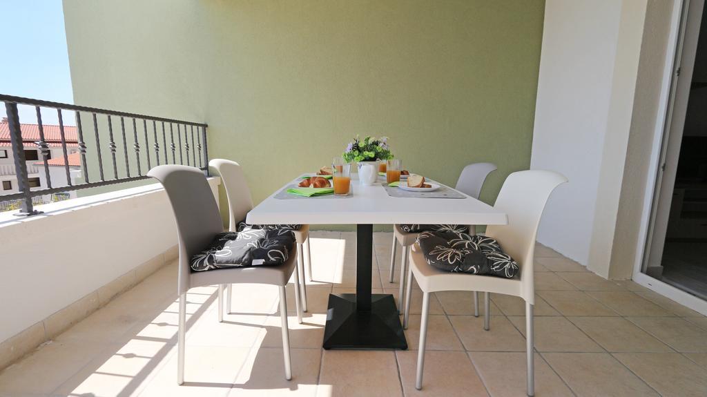 Apartments Hermes Tučepi エクステリア 写真