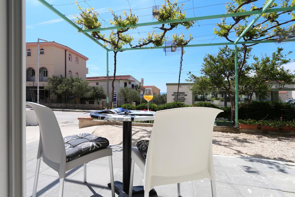 Apartments Hermes Tučepi エクステリア 写真