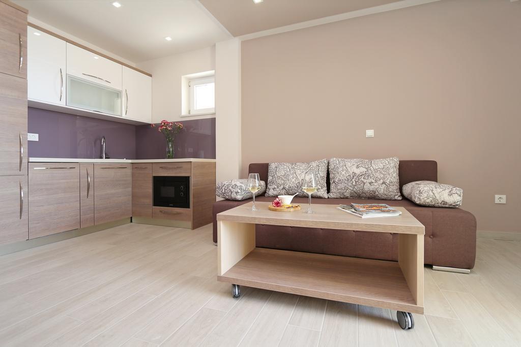 Apartments Hermes Tučepi エクステリア 写真