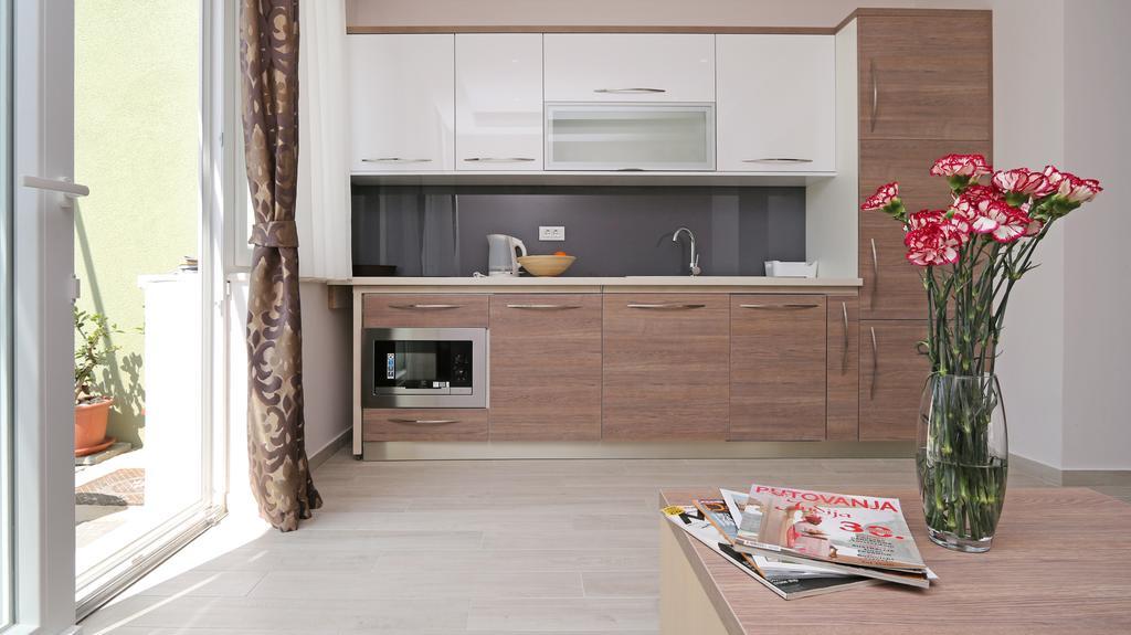 Apartments Hermes Tučepi エクステリア 写真