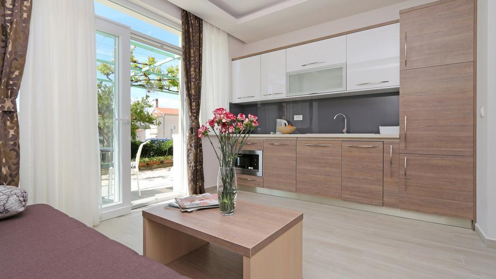 Apartments Hermes Tučepi エクステリア 写真