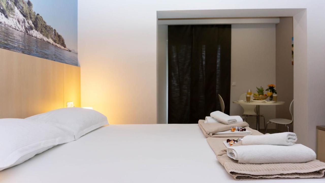 Apartments Hermes Tučepi エクステリア 写真